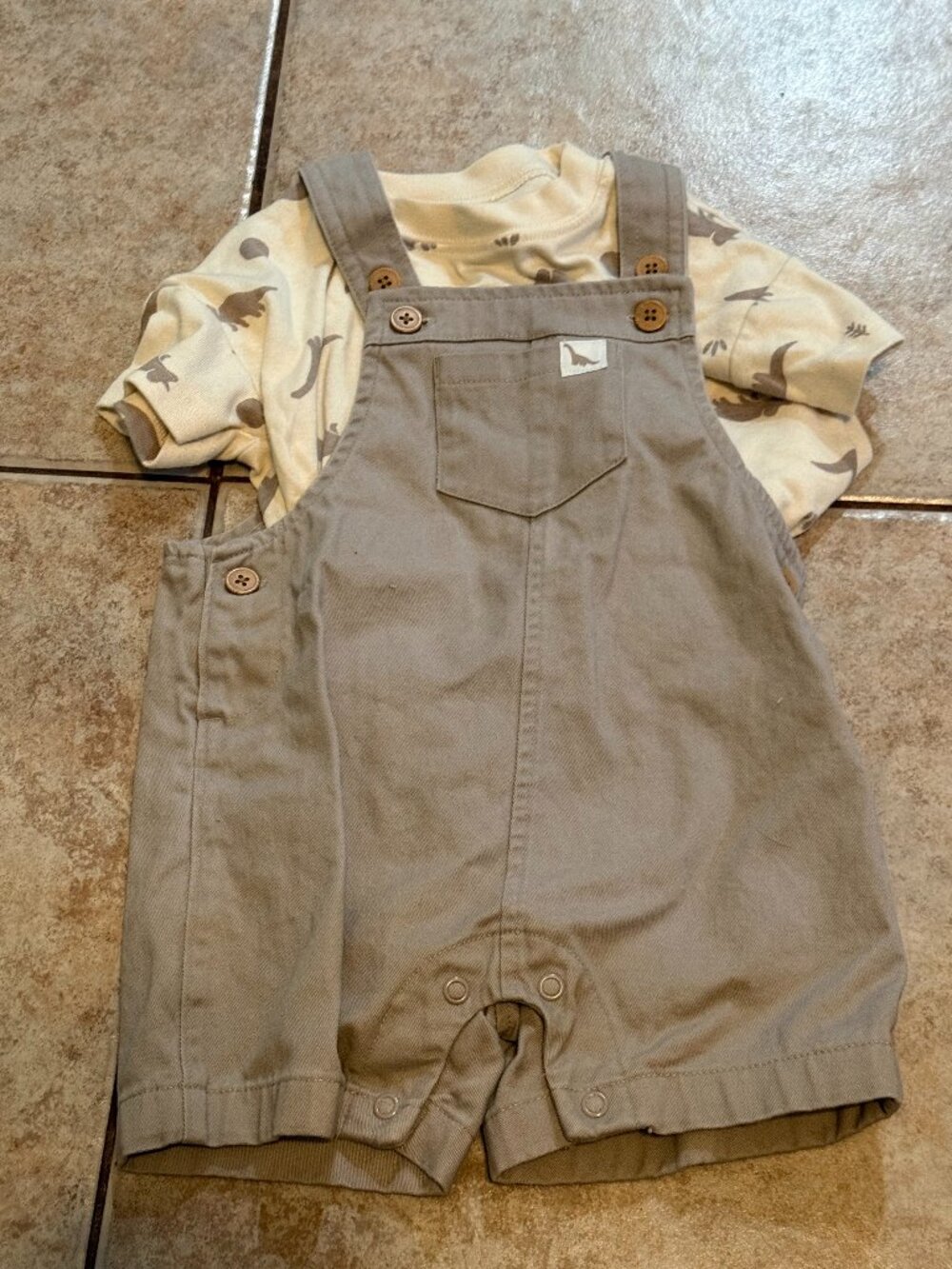 Carter’s Romper Baby Boy 12M Khaki Overall Shortalls Dino Shirt Set Snap EUC